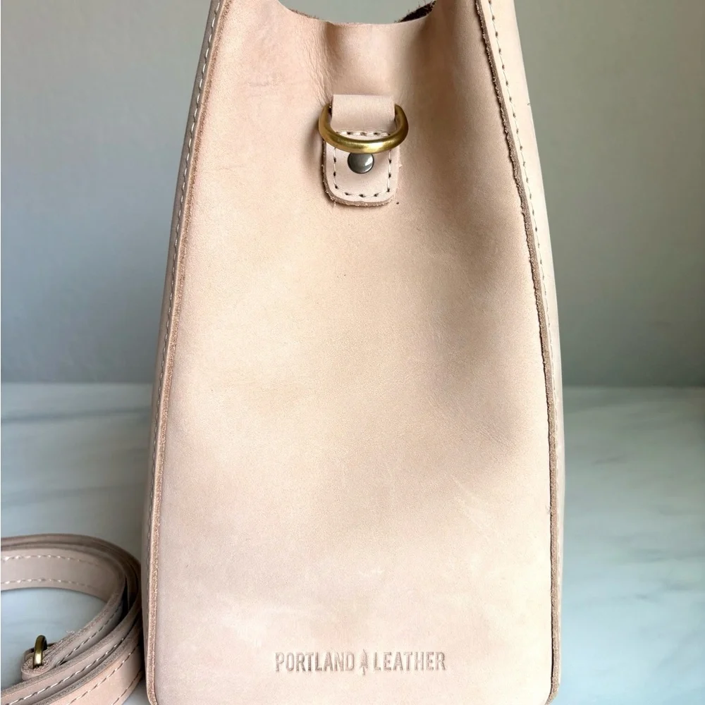 Portland Leather Goods Butterfly in Dragon ๐ Bone - Picture 3 of 16